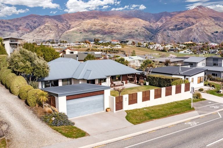 Photo of property in 191 Aubrey Road, Wanaka, 9305