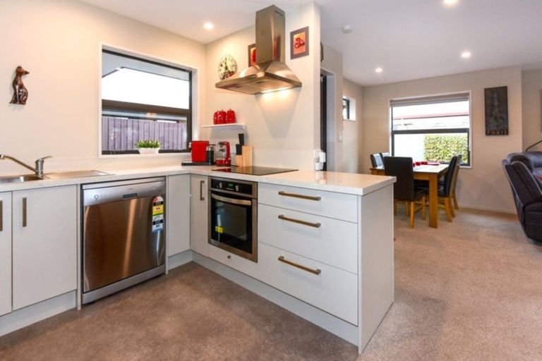 Photo of property in 2/81 Nottingham Avenue, Halswell, Christchurch, 8025