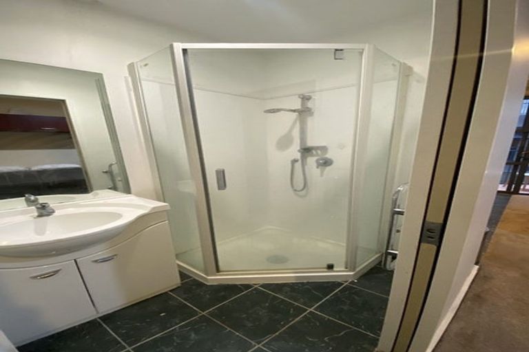 Photo of property in Atrium Towers, 4h/154 The Terrace, Wellington Central, Wellington, 6011