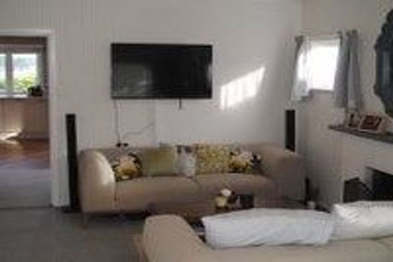 Photo of property in 70 Mclarin Road, Glenbrook, Waiuku, 2681