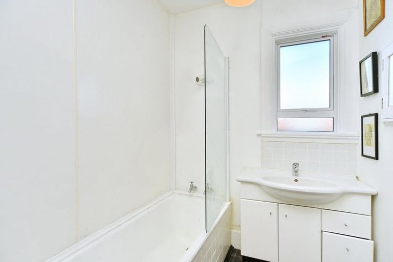 Photo of property in 113 Hawford Road, Opawa, Christchurch, 8023