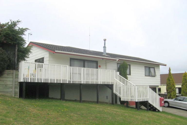 Photo of property in 17 Buccaneer Place, Grenada Village, Wellington, 6037