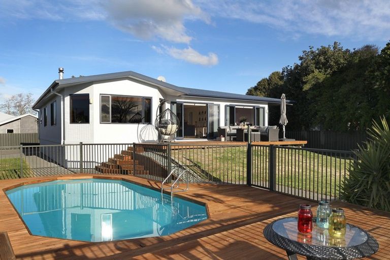 Photo of property in 83 Ferry Road, Clive, 4102