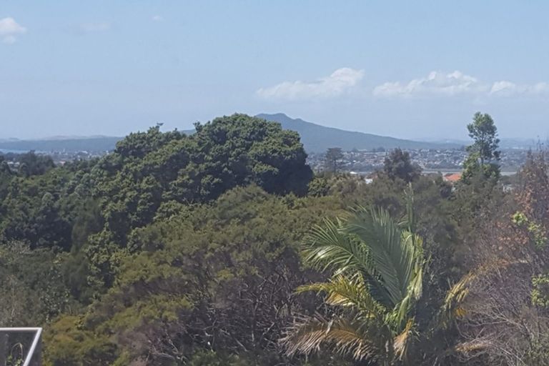 Photo of property in 1/1b Birkenhead Avenue, Birkenhead, Auckland, 0626