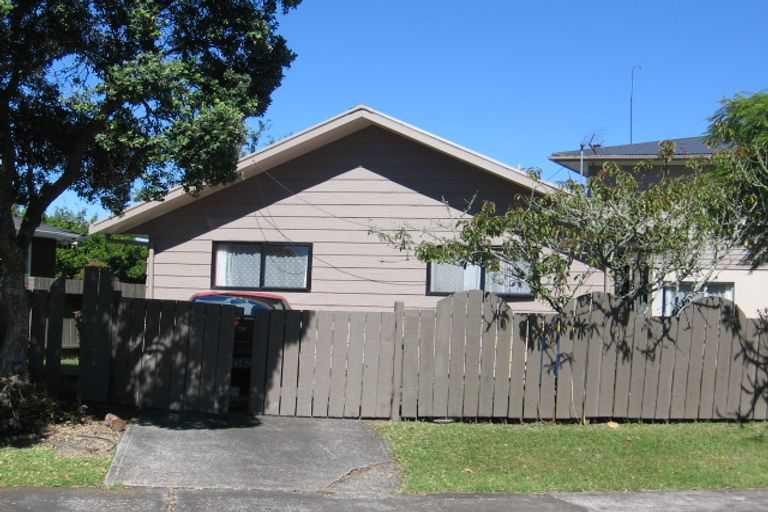 Photo of property in 47 Cobham Crescent, Kelston, Auckland, 0602
