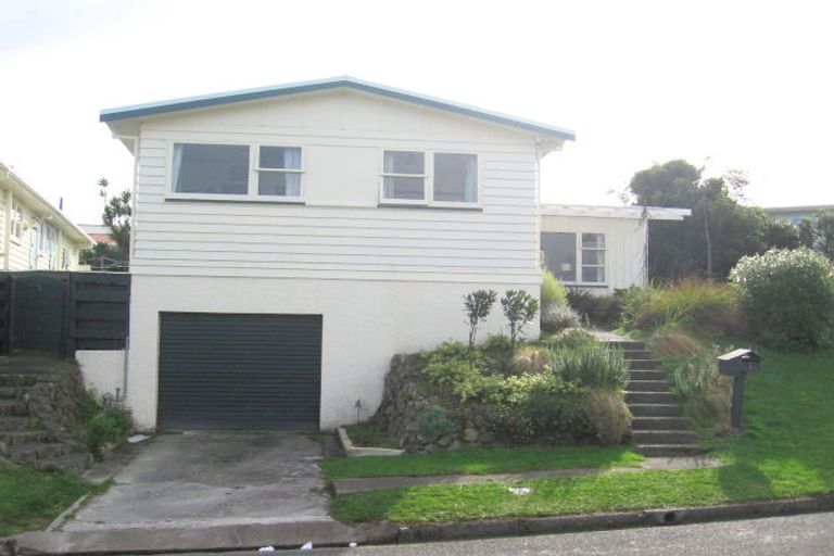 Photo of property in 1 Glenamoy Crescent, Johnsonville, Wellington, 6037
