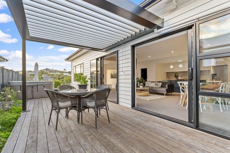 Photo of property in 90 Arran Point Parade, Orewa, 0931