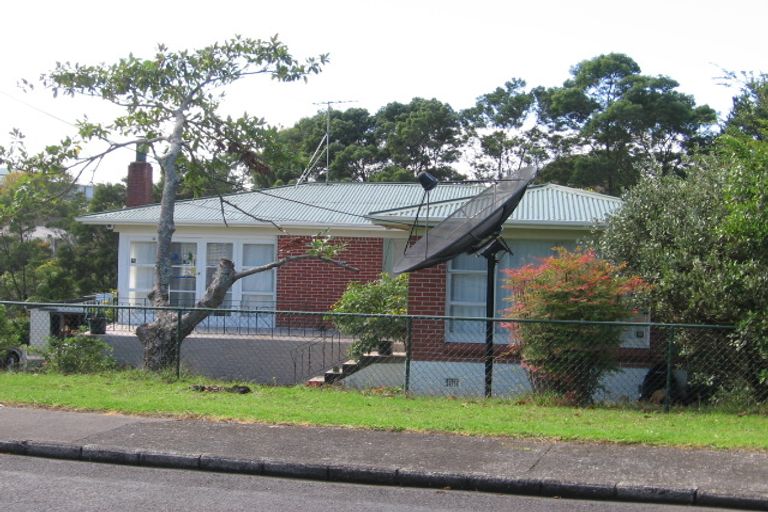 Photo of property in 35 Longburn Road, Henderson, Auckland, 0610