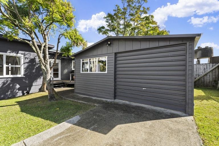 Photo of property in 2/103 Vipond Road, Stanmore Bay, Whangaparaoa, 0932