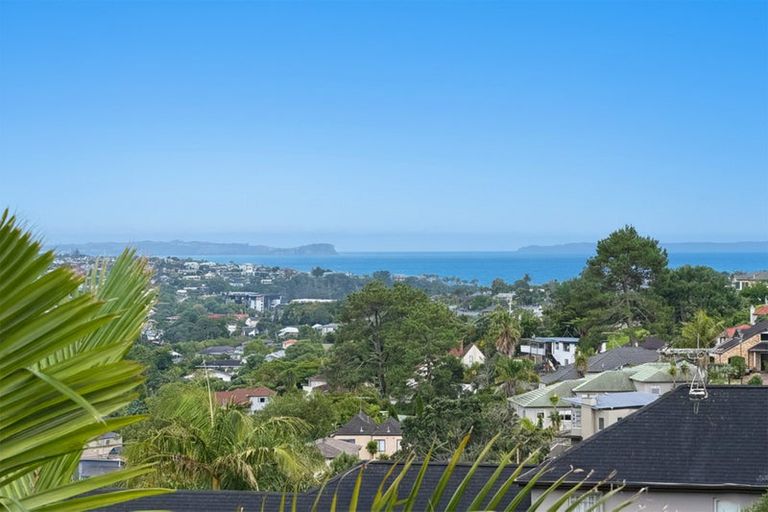 Photo of property in 195a Browns Bay Road, Browns Bay, Auckland, 0630