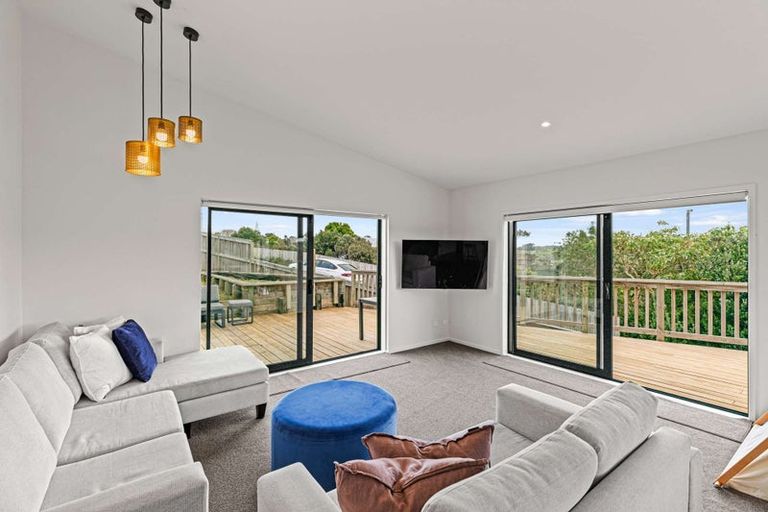 Photo of property in 14 Rauta Way, Helensville, 0800