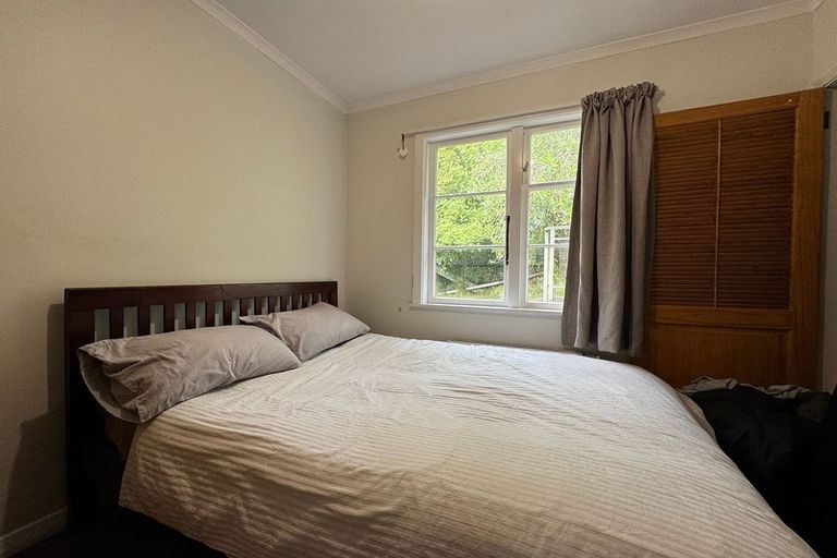 Photo of property in 41 Lincoln Avenue, Tawa, Wellington, 5028