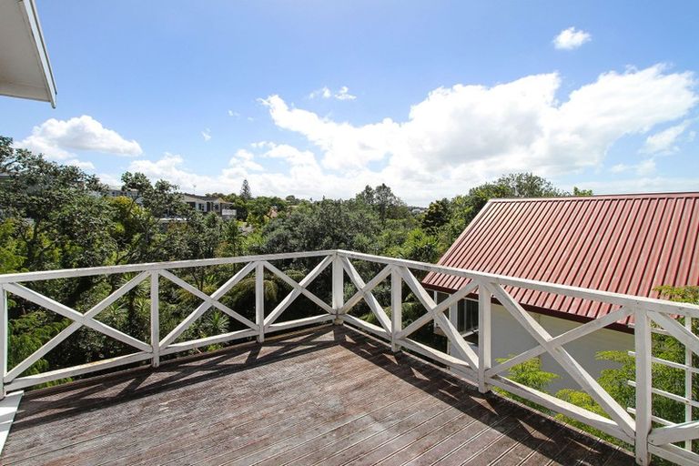 Photo of property in 35 Matipo Road, Mairangi Bay, Auckland, 0630