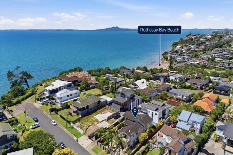 Photo of property in 31 Beechwood Road, Rothesay Bay, Auckland, 0630