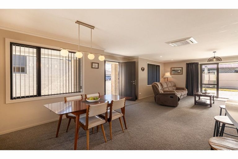 Photo of property in 15 Greenfield Place, Twizel, 7901