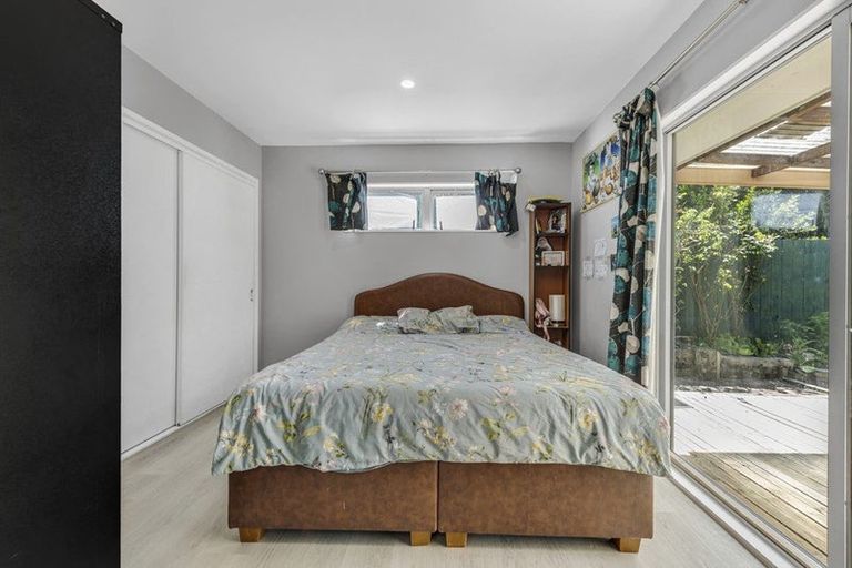 Photo of property in 2/55 Ennis Avenue, Pakuranga Heights, Auckland, 2010