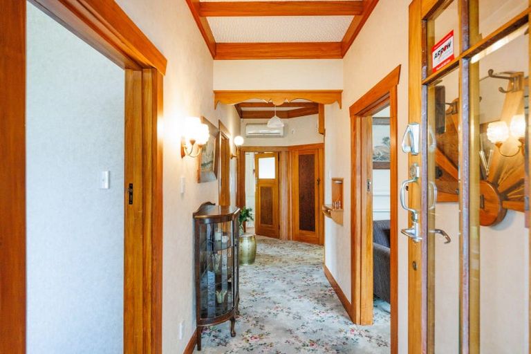 Photo of property in 19 Brightwater Terrace, Terrace End, Palmerston North, 4410