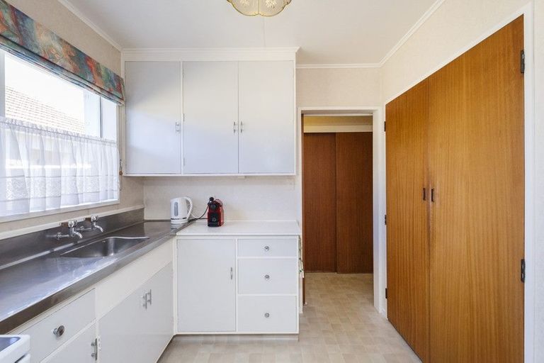 Photo of property in 1/28 Wood Street, Takaro, Palmerston North, 4410