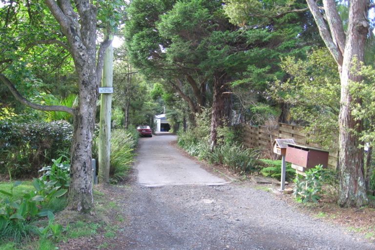 Photo of property in 27a Tane Road, Laingholm, Auckland, 0604