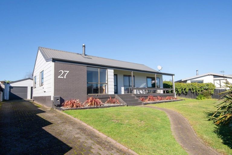 Photo of property in 27 Owhatiura Drive, Lynmore, Rotorua, 3010