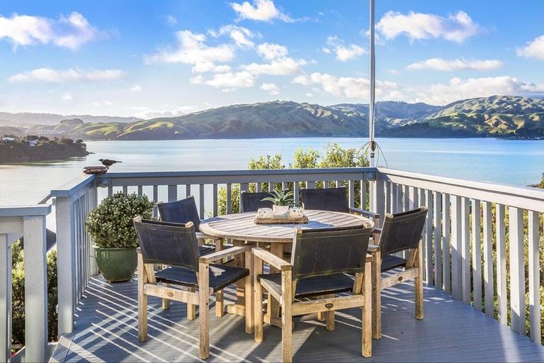 Photo of property in 28 Leeward Drive, Whitby, Porirua, 5024