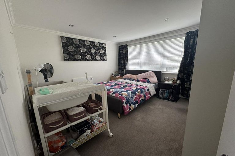 Photo of property in 4 Tiwakawaka Grove, Heretaunga, Upper Hutt, 5018