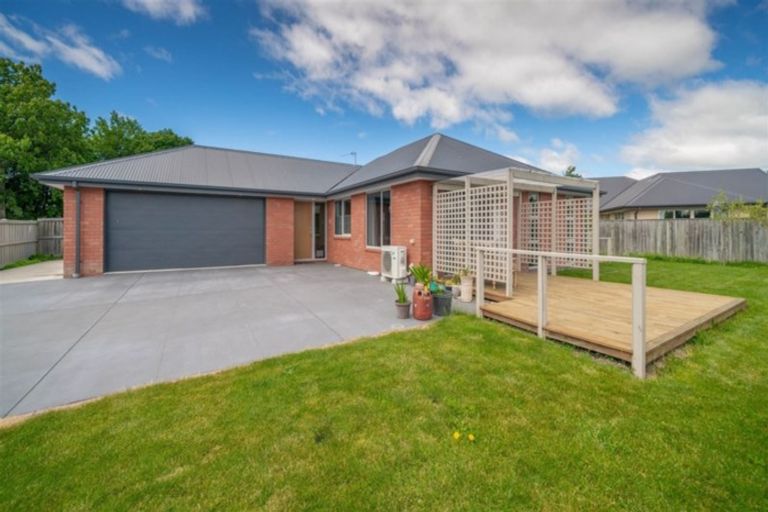 Photo of property in 2 Mimosa Lane, Yaldhurst, Christchurch, 8042