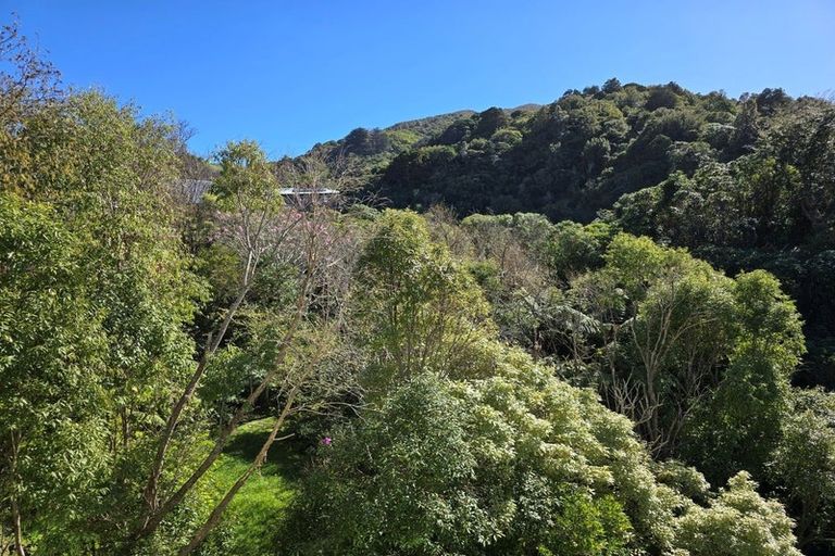 Photo of property in 24 Silverstream Road, Crofton Downs, Wellington, 6035