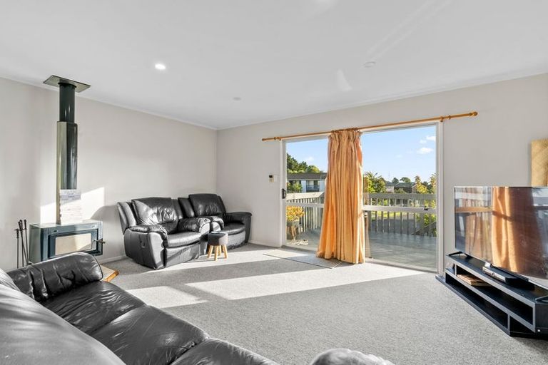 Photo of property in 45 Aronia Way, Goodwood Heights, Auckland, 2105