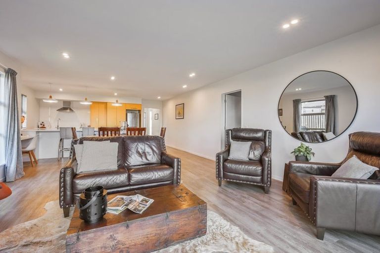 Photo of property in 60 Huntingdon Drive, Rangiora, 7400