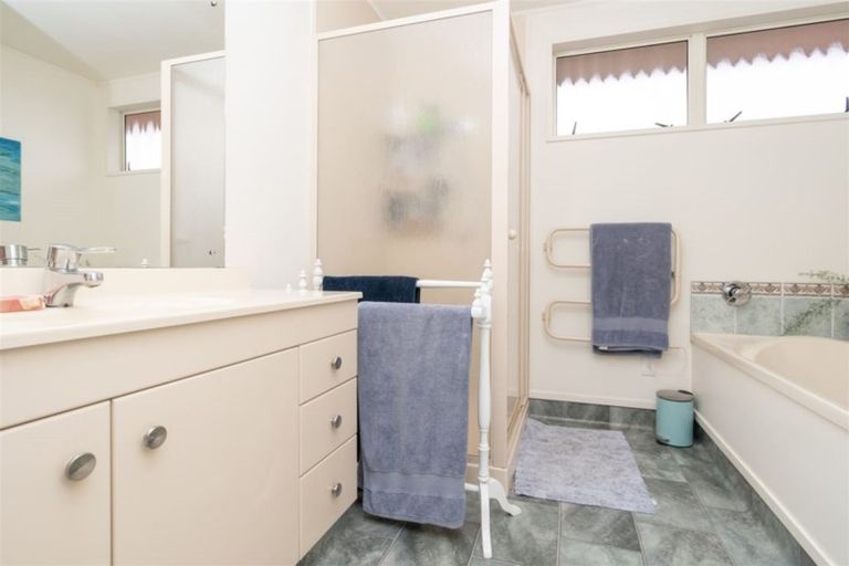 Photo of property in 55 Lansdowne Crescent, Glenview, Hamilton, 3206