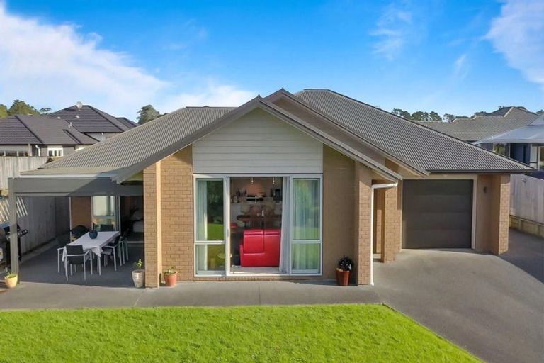 Photo of property in 7 Lockyer Road, Kumeu, 0810