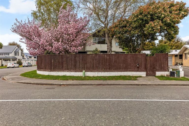 Photo of property in 35 Bucknell Street, Sockburn, Christchurch, 8042
