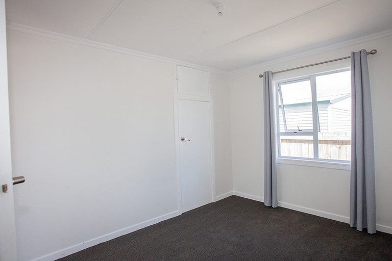 Photo of property in 3a Grey Street, Waitara, 4320