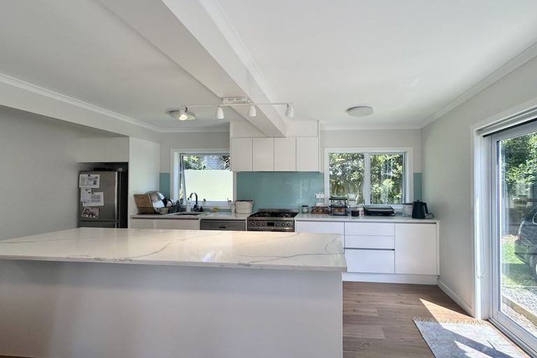 Photo of property in 2/38 Tramway Road, Beach Haven, Auckland, 0626