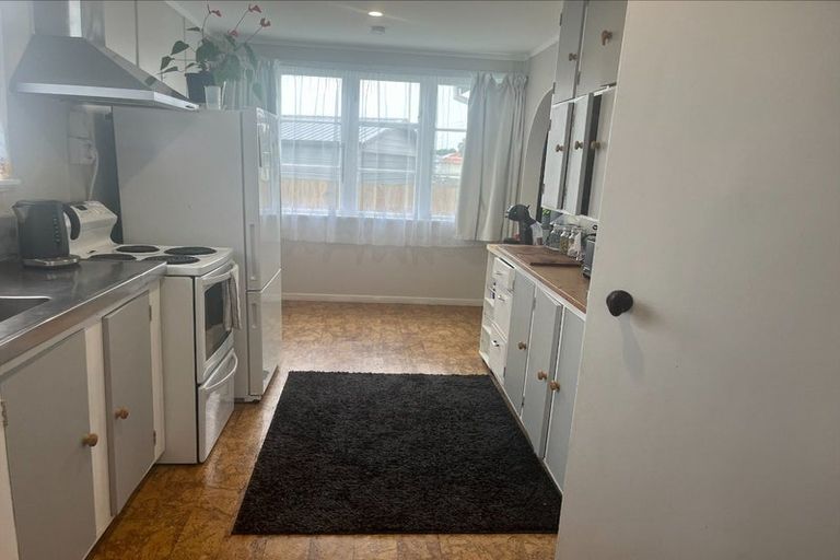 Photo of property in 11 Goldsmith Crescent, Levin, 5510