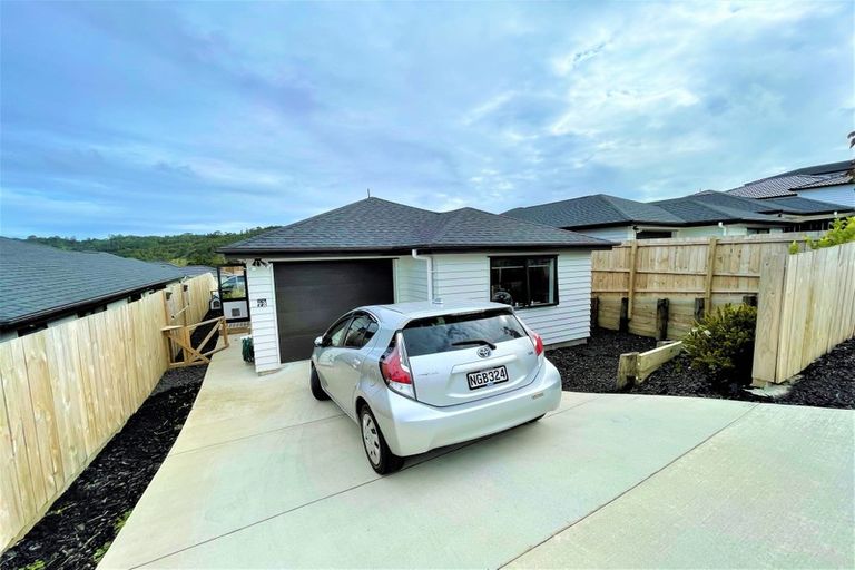 Photo of property in 72 Jeroboam Loop, Kumeu, 0810