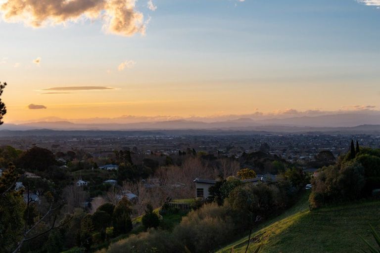 Photo of property in 6 Hikanui Place, Havelock North, 4130