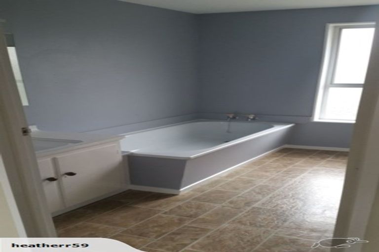 Photo of property in 17 Mckellar Place, Hornby, Christchurch, 8042