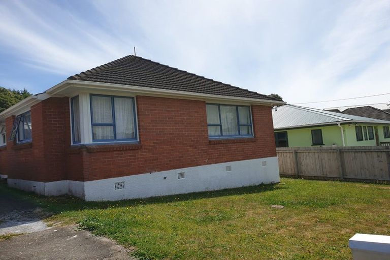 Photo of property in 11 Maher Place, Ranui, Porirua, 5024