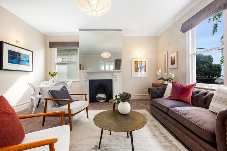 Photo of property in 12 Tinakori Road, Thorndon, Wellington, 6011