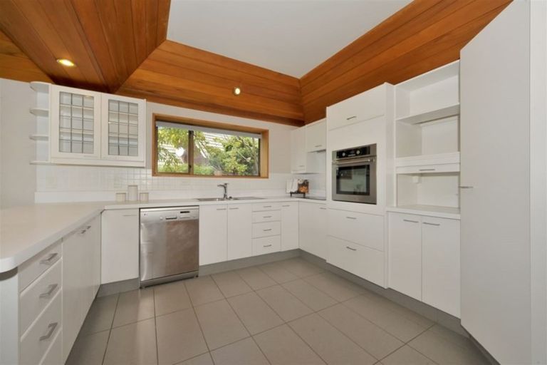 Photo of property in 10 Indira Lane, Cashmere, Christchurch, 8022