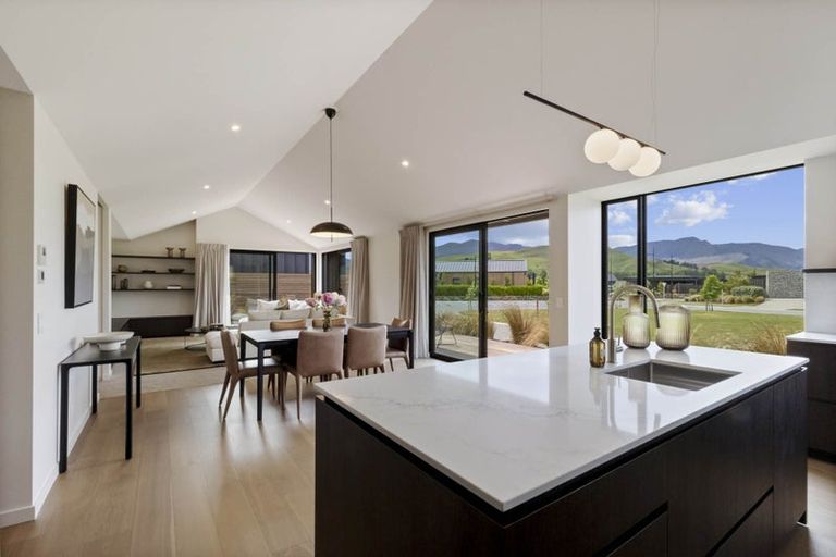 Photo of property in 6 Carrick Lane, Lake Hayes, Queenstown, 9304