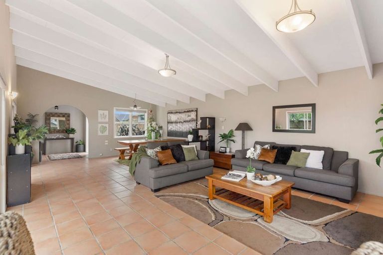 Photo of property in 9 Monument Road, Clevedon, Papakura, 2582