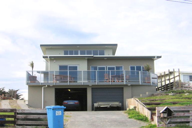 Photo of property in 21 Brown Terrace, Foxton Beach, Foxton, 4815