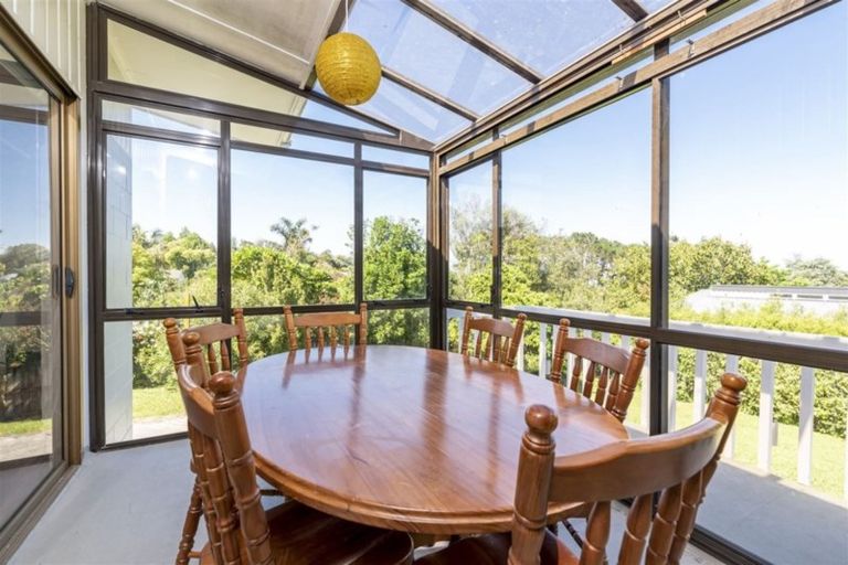 Photo of property in 9 Rosecamp Road, Beach Haven, Auckland, 0626