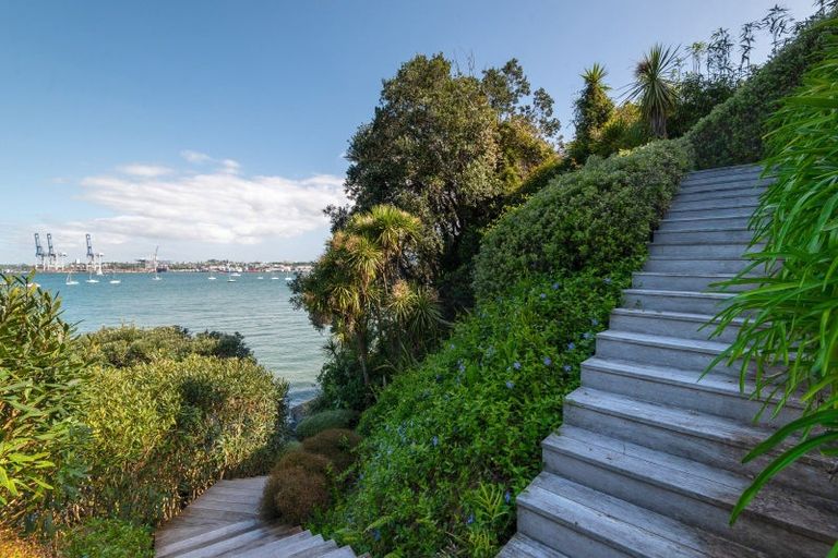 Photo of property in 21 Stanley Point Road, Stanley Point, Auckland, 0624