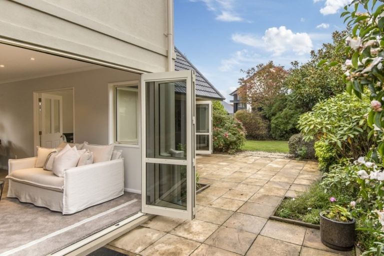 Photo of property in 43 Memorial Avenue, Ilam, Christchurch, 8053