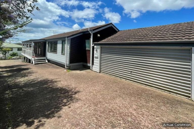 Photo of property in 1/457a Glenfield Road, Glenfield, Auckland, 0629