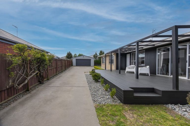 Photo of property in 5 Betula Place, Parklands, Christchurch, 8083